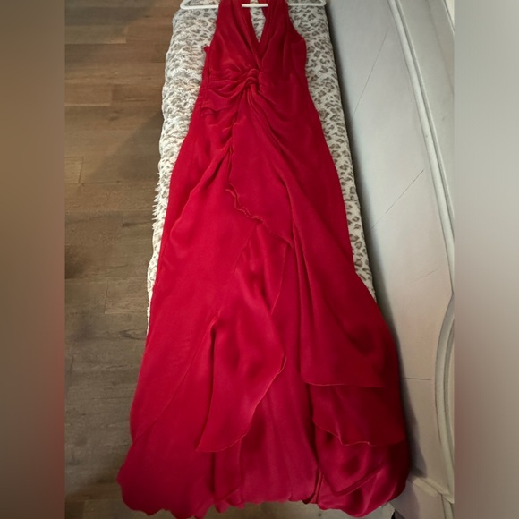 Slate and Willow Flowy Red Formal High Slit V-Neck Dress 0 Long - Picture 4 of 12